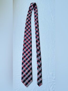 The Men’s Store Bloomingdale’s 100% Silk Plaid Tie Red Black Gray 60”
